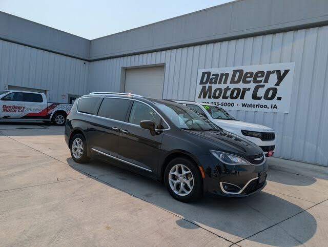 2017 CHRYSLER Pacifica