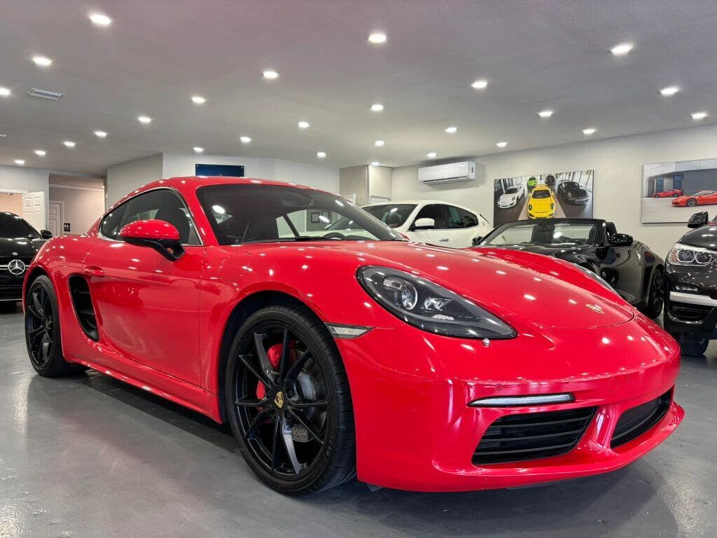 2018 PORSCHE 718