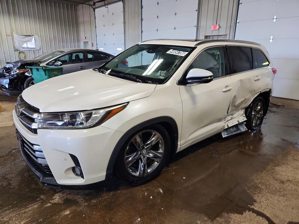 2017 TOYOTA Highlander