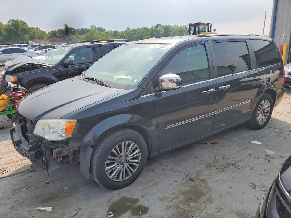2014 CHRYSLER Town and Country