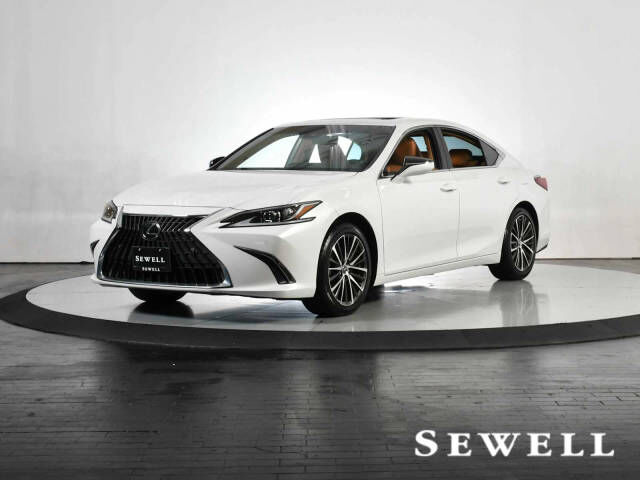 2025 LEXUS ES