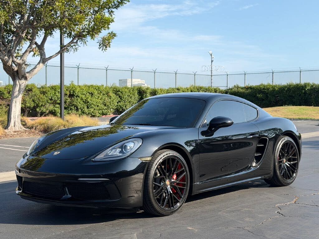 2018 PORSCHE 718