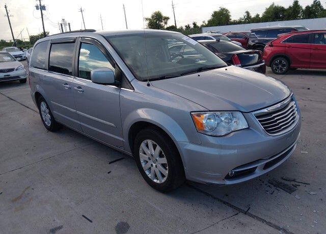 2015 CHRYSLER Town and Country