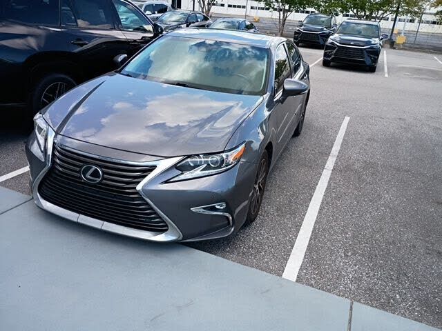 2017 LEXUS ES