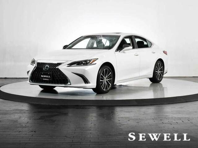 2025 LEXUS ES