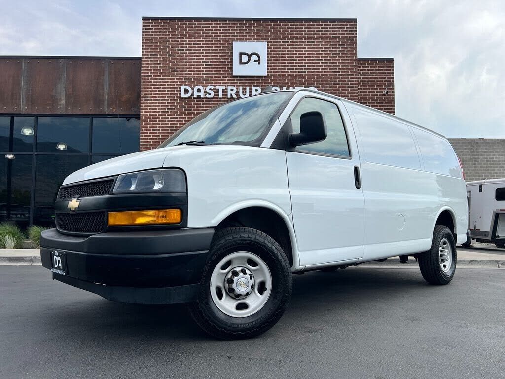2023 CHEVROLET Express