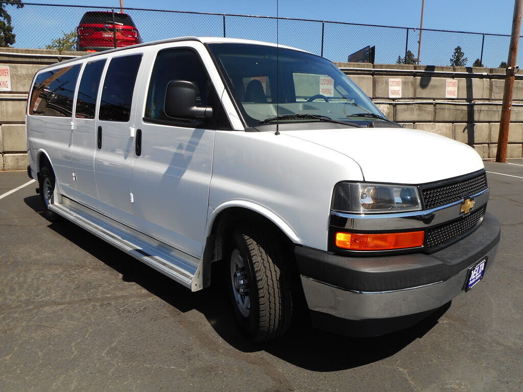 2017 CHEVROLET Express