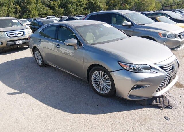 2017 LEXUS ES