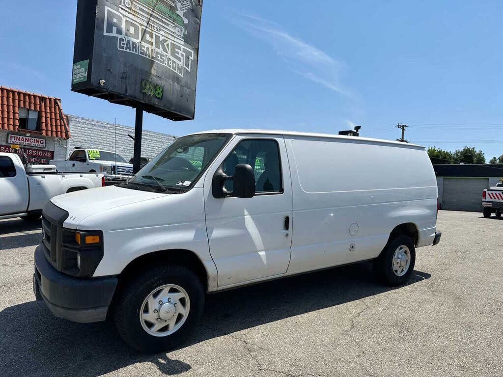 2011 FORD E-350
