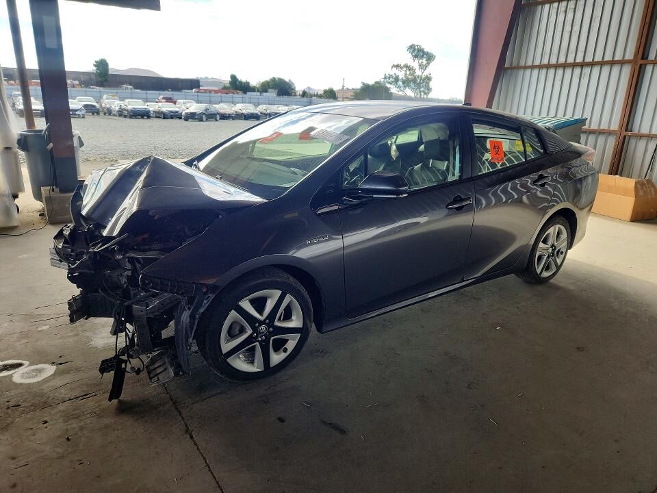 2016 TOYOTA PRIUS
