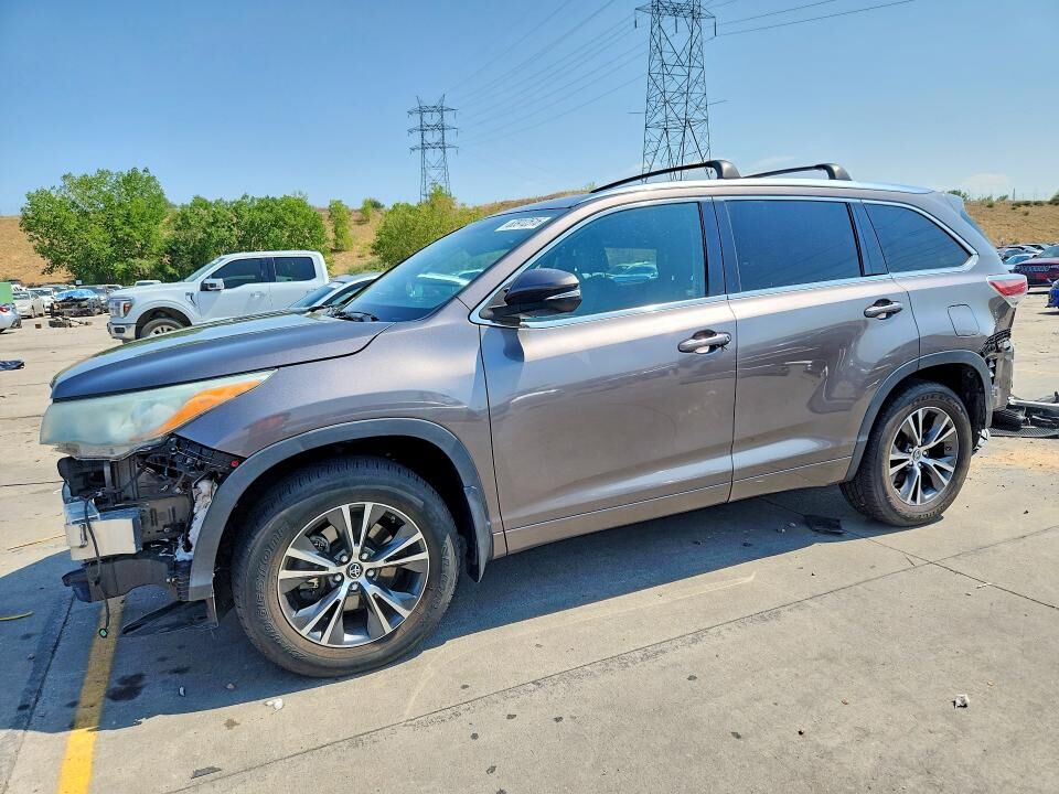 2016 TOYOTA Highlander