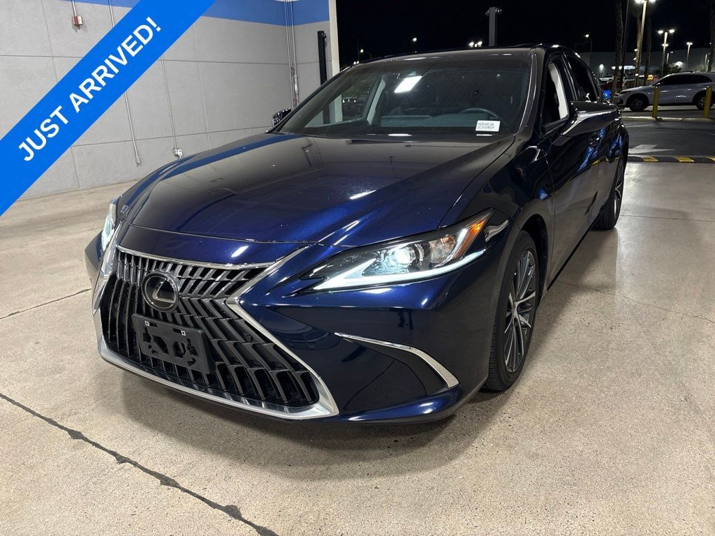2022 LEXUS ES
