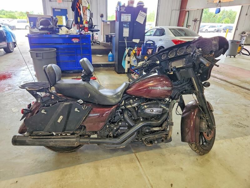 2018 HARLEY DAVIDSON FLHXS / Street Glide Special