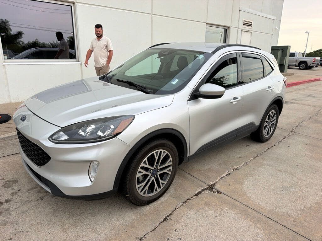 2020 FORD Escape