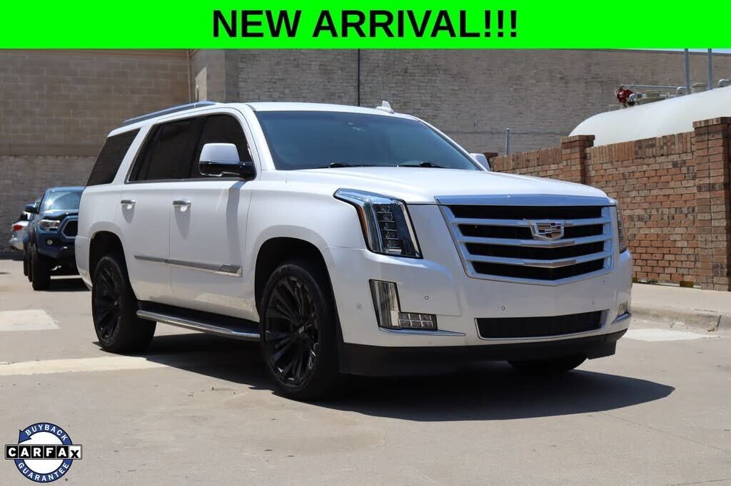 2017 CADILLAC Escalade