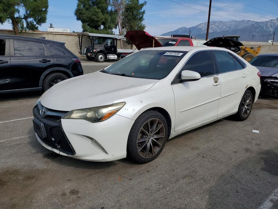 2015 TOYOTA Camry