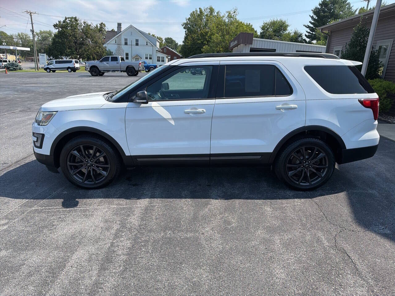 2017 FORD Explorer