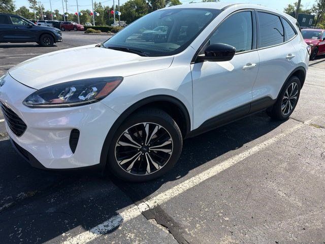 2021 FORD Escape