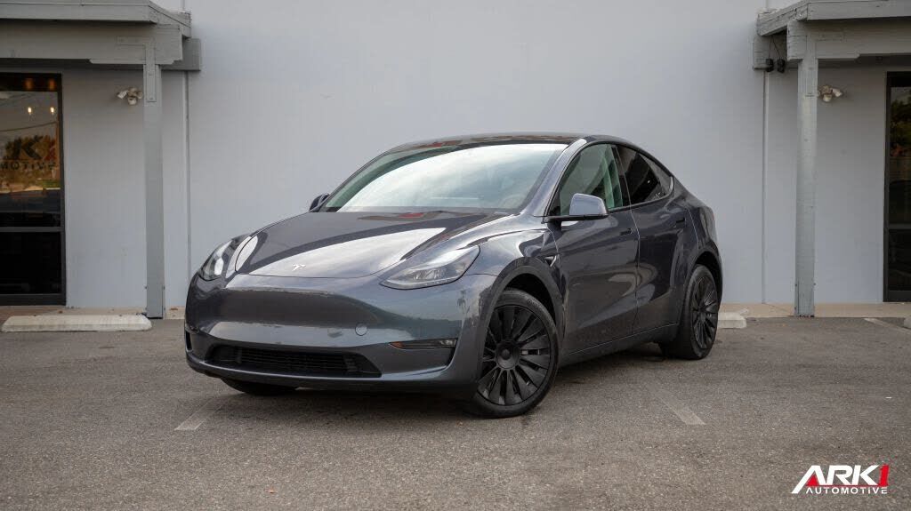 2023 TESLA Model Y