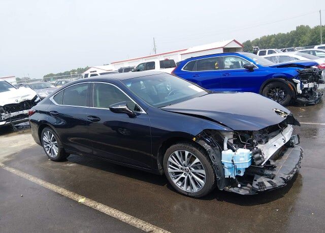 2020 LEXUS ES
