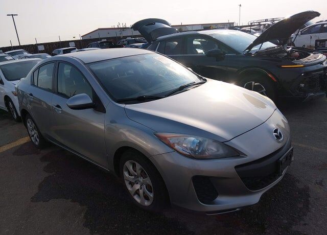 2013 MAZDA Mazda3