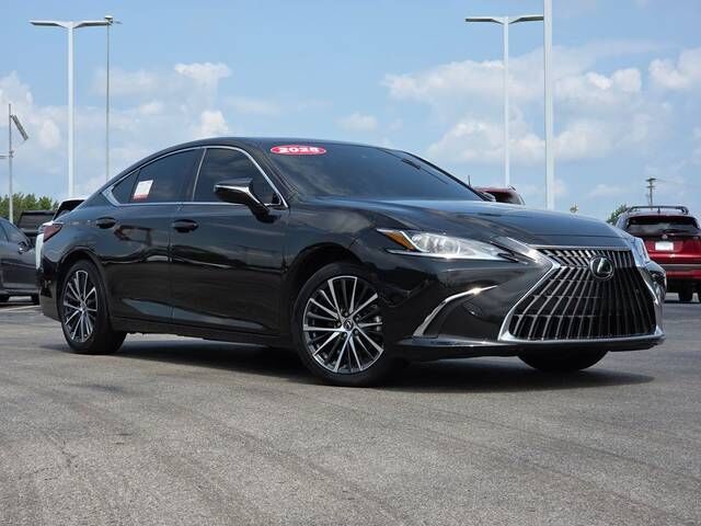 2025 LEXUS ES