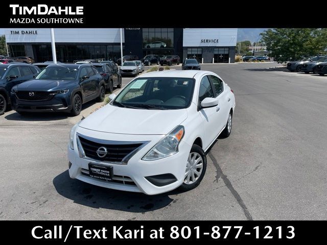 2017 NISSAN Versa