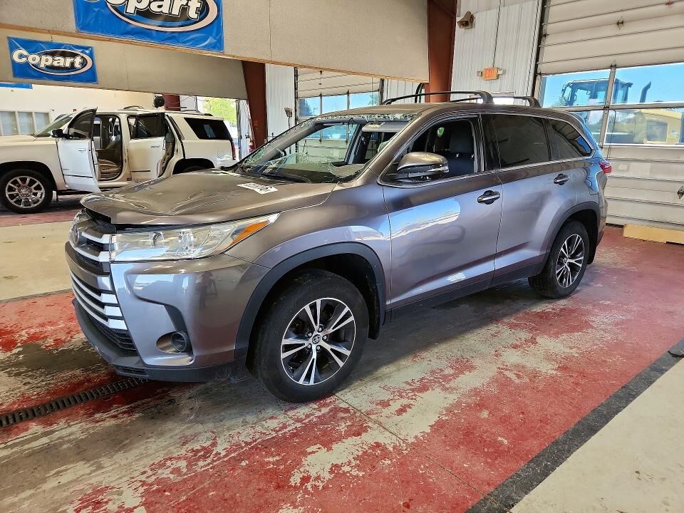 2019 TOYOTA Highlander
