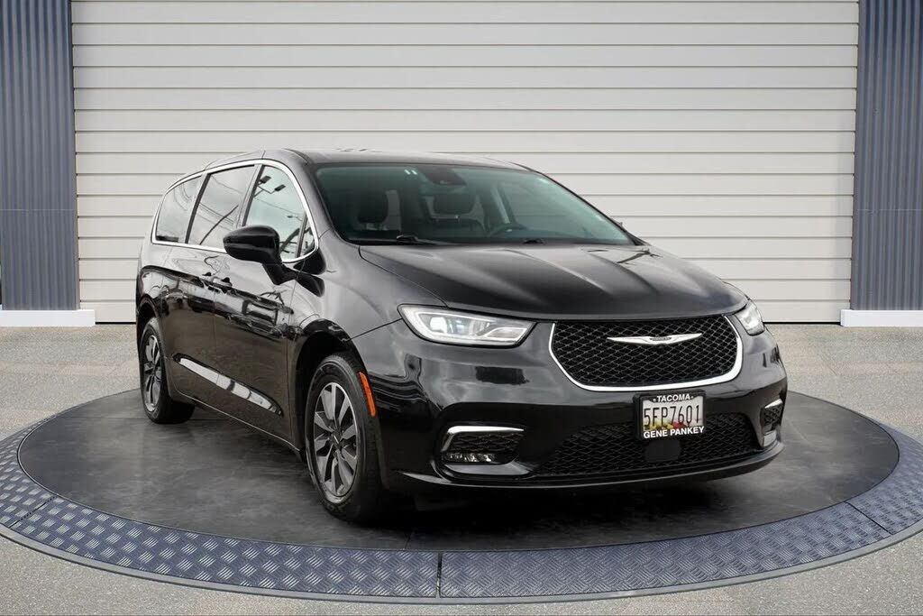 2023 CHRYSLER Pacifica
