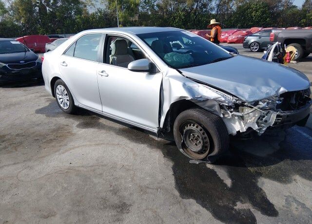 2013 TOYOTA Camry