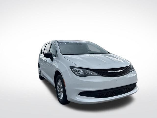 2024 CHRYSLER Voyager