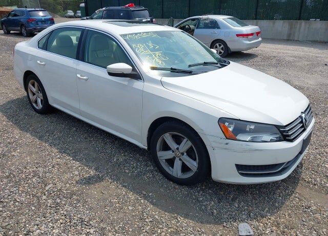 2012 VOLKSWAGEN Passat