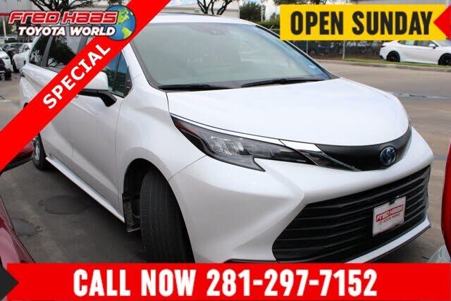 2025 TOYOTA Sienna