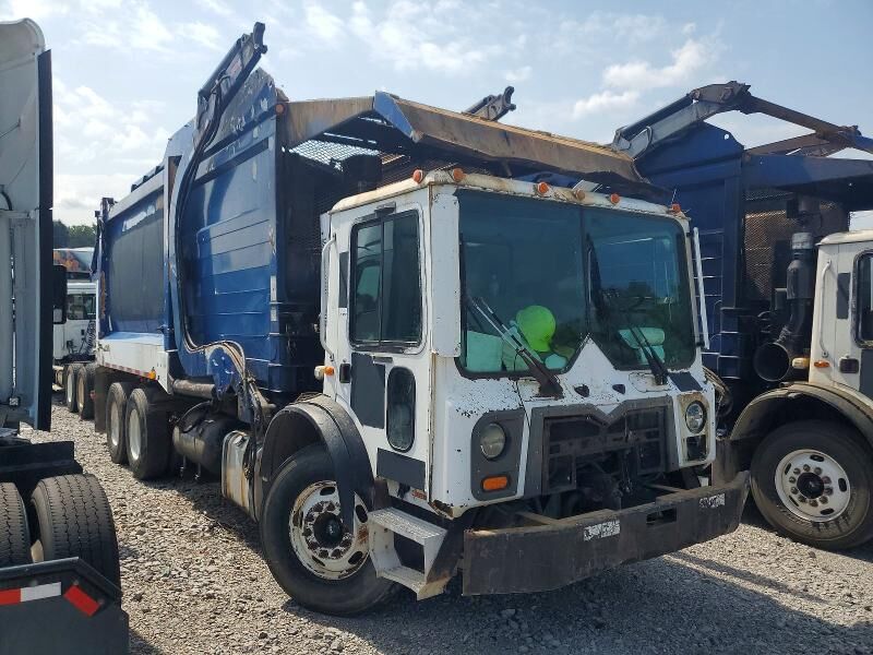 2012 MACK MRU