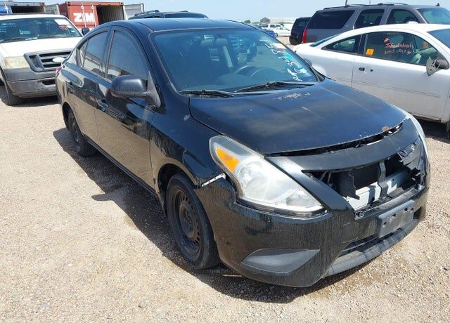 2015 NISSAN Versa