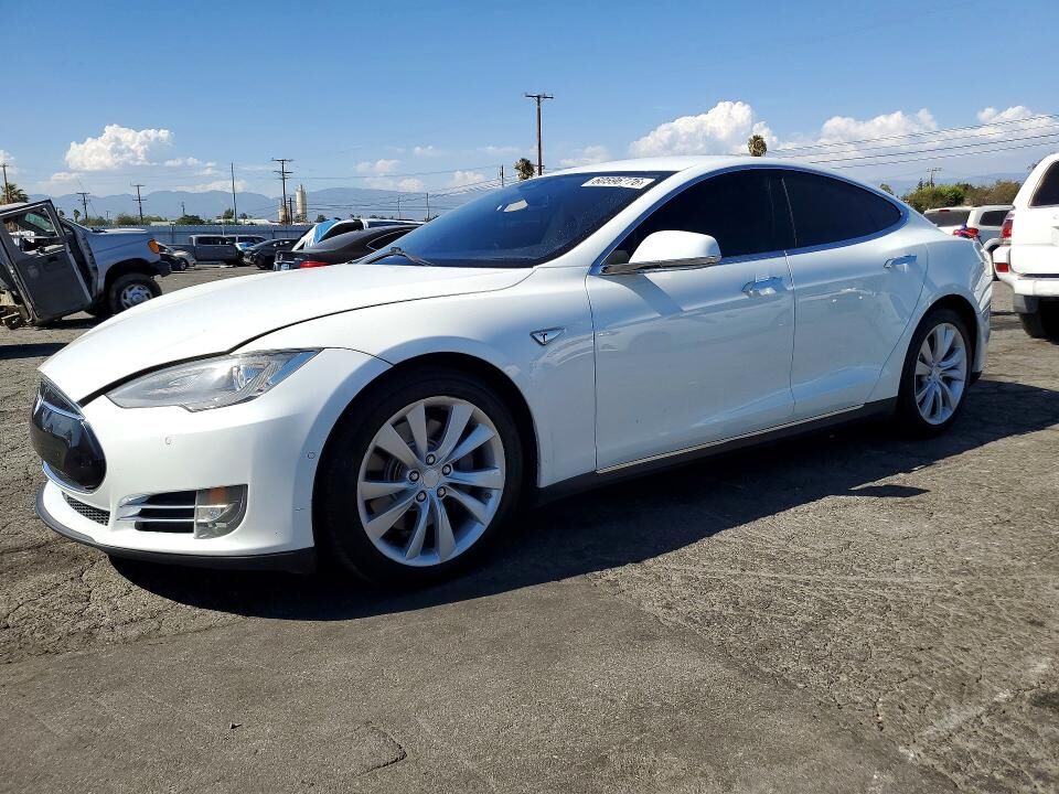 2015 TESLA Model S