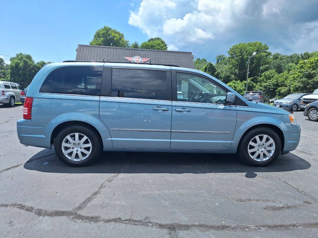2010 CHRYSLER Town and Country