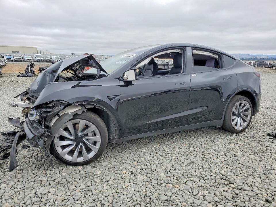 2026 TESLA Model Y