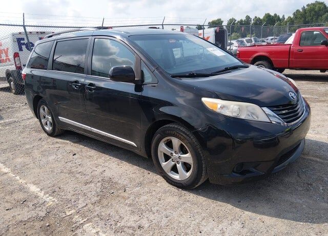 2015 TOYOTA Sienna