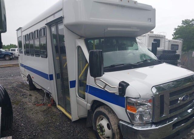 2025 FORD E-450