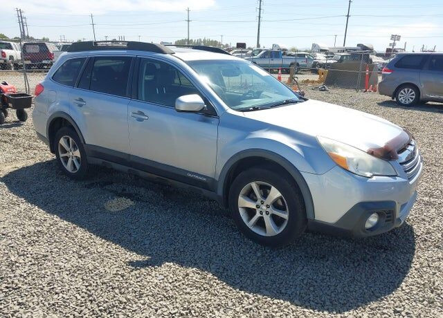 2013 SUBARU Outback