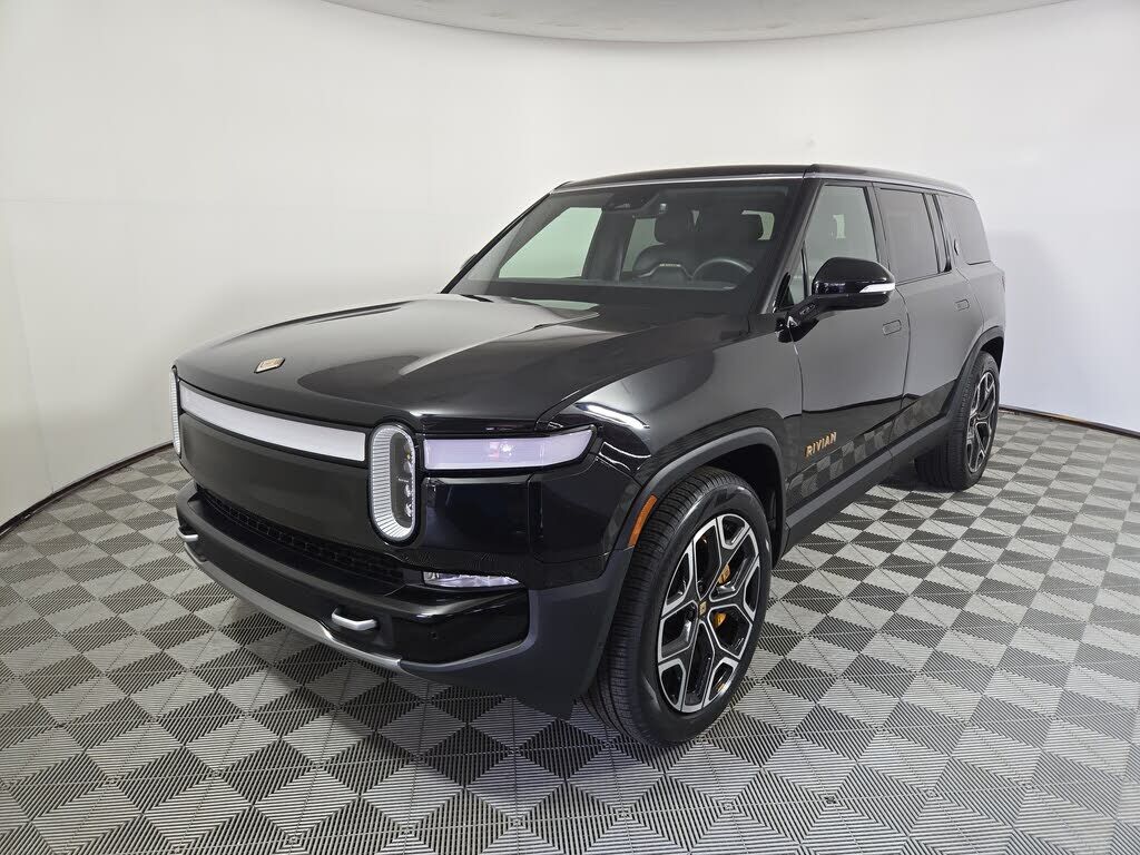 2024 RIVIAN R1S