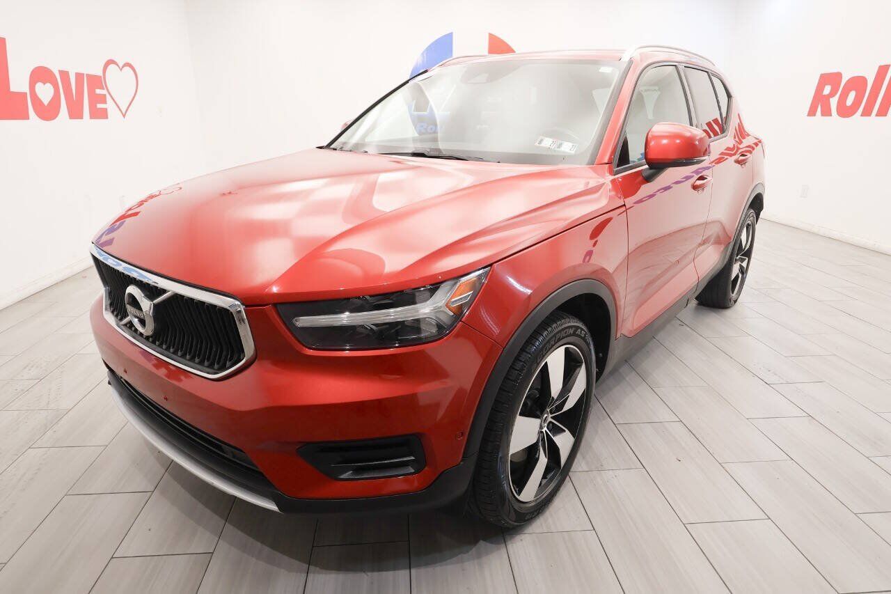 2019 VOLVO XC40