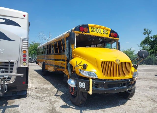 2023 IC BUS PB105