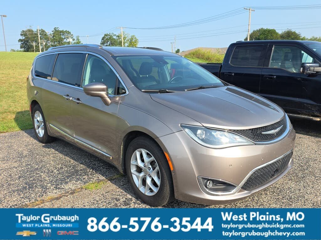 2017 CHRYSLER Pacifica