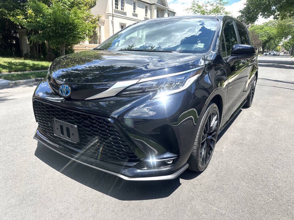 2023 TOYOTA Sienna