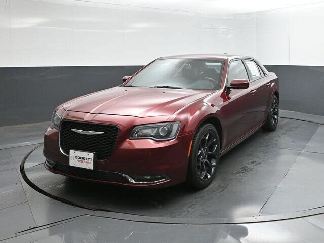 2019 CHRYSLER 300