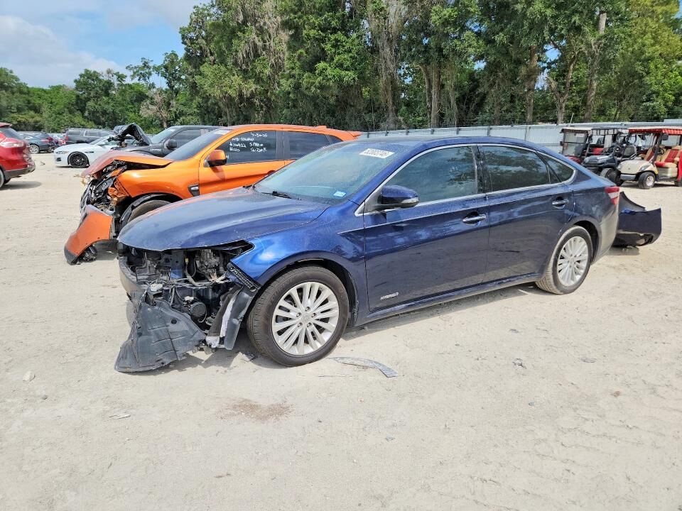 2013 TOYOTA Avalon