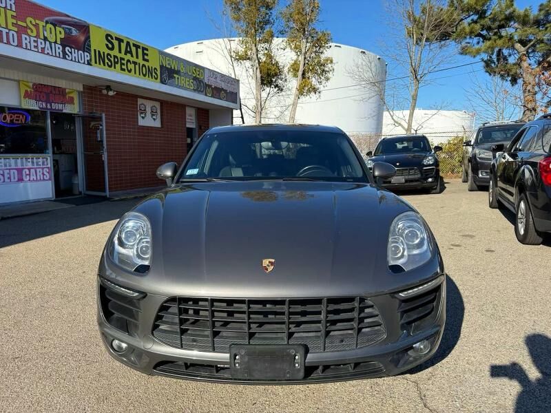 2015 PORSCHE Macan