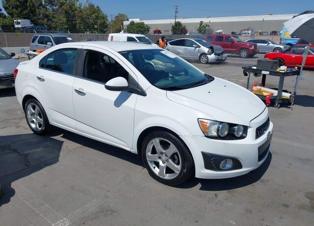 2016 CHEVROLET Sonic